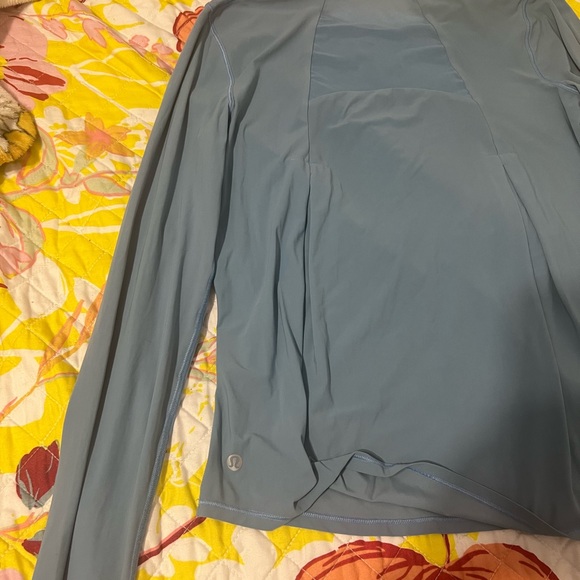 Blue Lululemon long sleeve with mesh - Picture 3 of 4